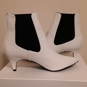 NWOT Lulus ankle boots